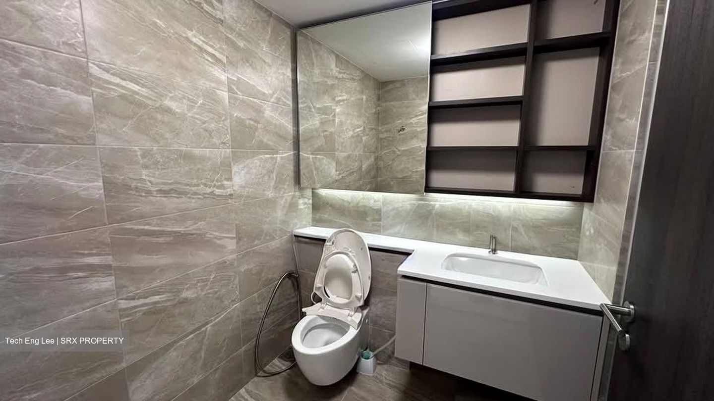 Lake Grande (D22), Condominium #562813601